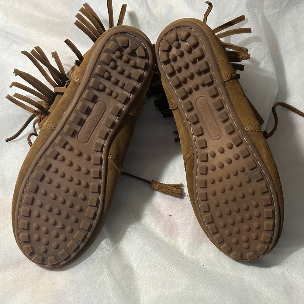 Minnetonka Ankle Suede Moccasin Boots - Picture 9 of 9
